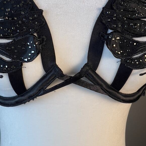 Victoria's Secret Very Sexy Demi Bra Black Satin Leaf Embroidered 36C NWT - Picture 5 of 6